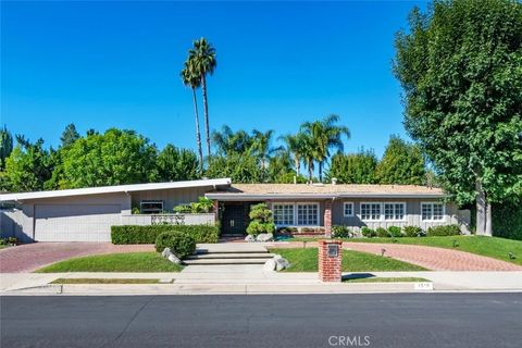 Tiny photo for 4519 Sendero Place, Tarzana, CA 91356 (MLS # SR25242440)