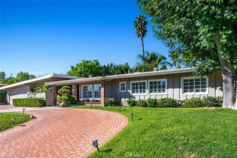 Tiny photo for 4519 Sendero Place, Tarzana, CA 91356 (MLS # SR25242440)