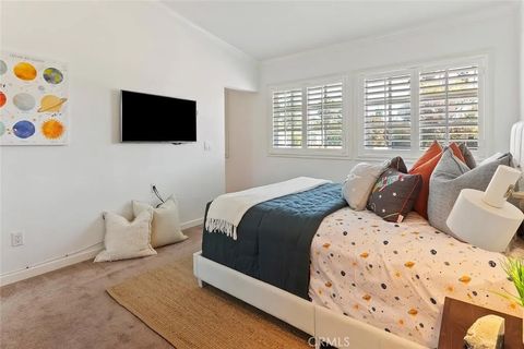 Tiny photo for 4519 Sendero Place, Tarzana, CA 91356 (MLS # SR25242440)