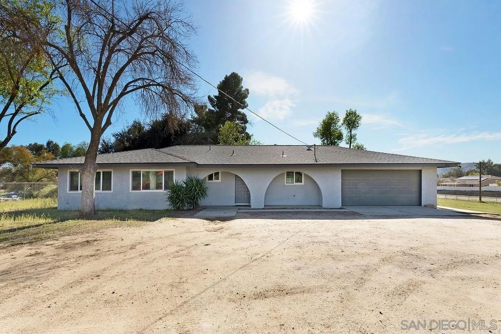 Photo of 24567 Adams Ave, Murrieta, CA 92562 (MLS # 250018551)
