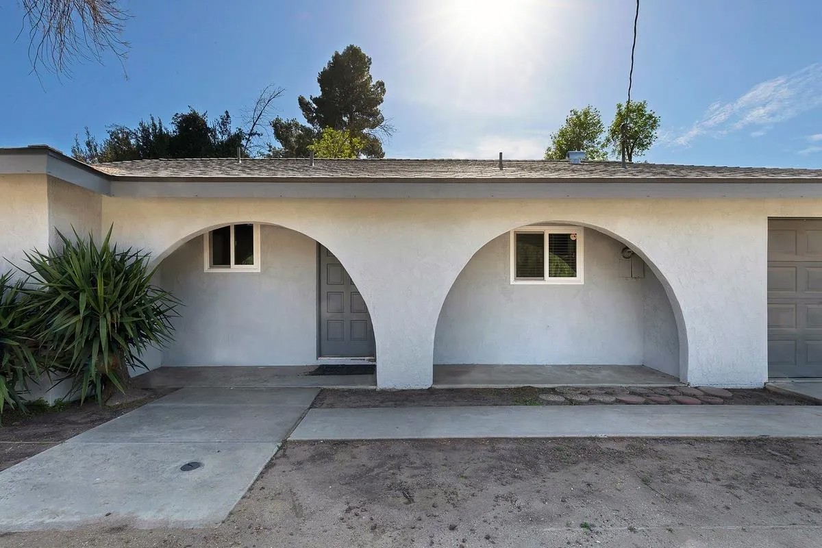 24567 Adams Ave