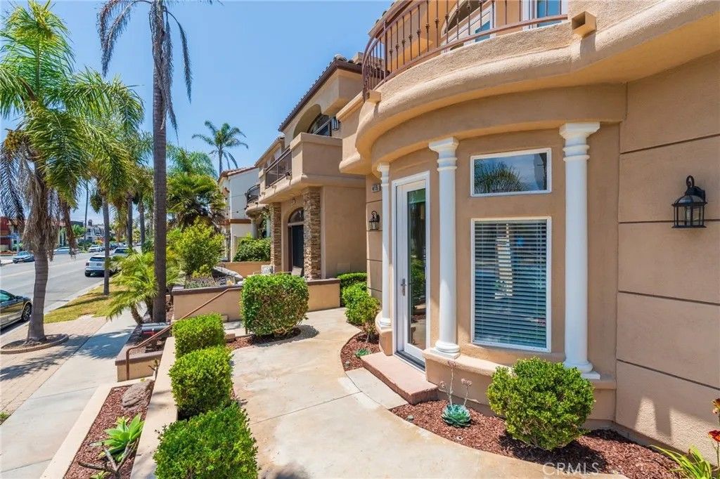 Photo of 415 21st St, Huntington Beach, CA 92648 (MLS # OC25280433)