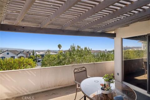 Tiny photo for 101 Kings Place, Newport Beach, CA 92663 (MLS # NP25271243)