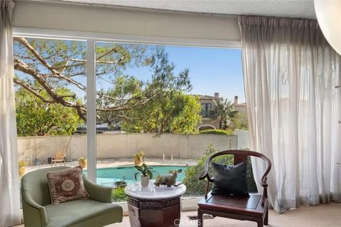 Tiny photo for 101 Kings Place, Newport Beach, CA 92663 (MLS # NP25271243)