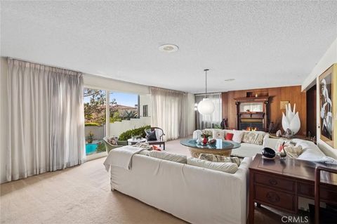 Tiny photo for 101 Kings Place, Newport Beach, CA 92663 (MLS # NP25271243)