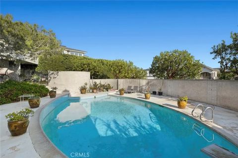 Tiny photo for 101 Kings Place, Newport Beach, CA 92663 (MLS # NP25271243)