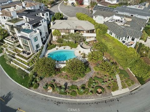 Tiny photo for 101 Kings Place, Newport Beach, CA 92663 (MLS # NP25271243)