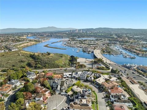 Tiny photo for 101 Kings Place, Newport Beach, CA 92663 (MLS # NP25271243)