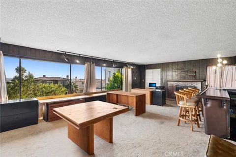 Tiny photo for 101 Kings Place, Newport Beach, CA 92663 (MLS # NP25271243)