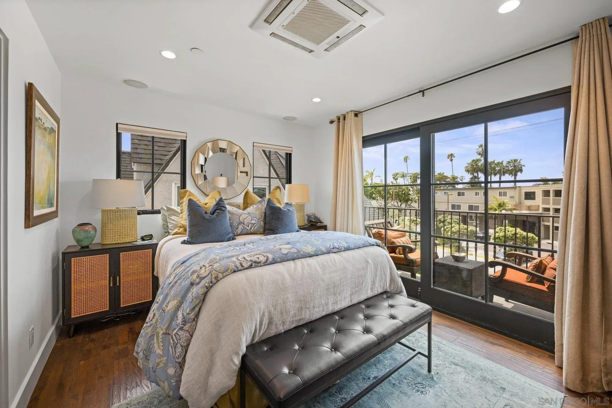 La Jolla, California 92037, United States, 4 Bedrooms Bedrooms, ,4 BathroomsBathrooms,Residential,Active,118274