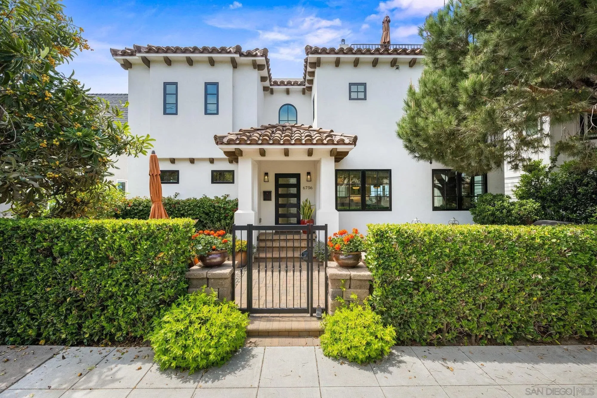 La Jolla, California 92037, United States, 4 Bedrooms Bedrooms, ,4 BathroomsBathrooms,Residential,Active,118274 La Jolla, California 92037, United States, 4 Bedrooms Bedrooms, ,4 BathroomsBathrooms,Residential,Active,118274