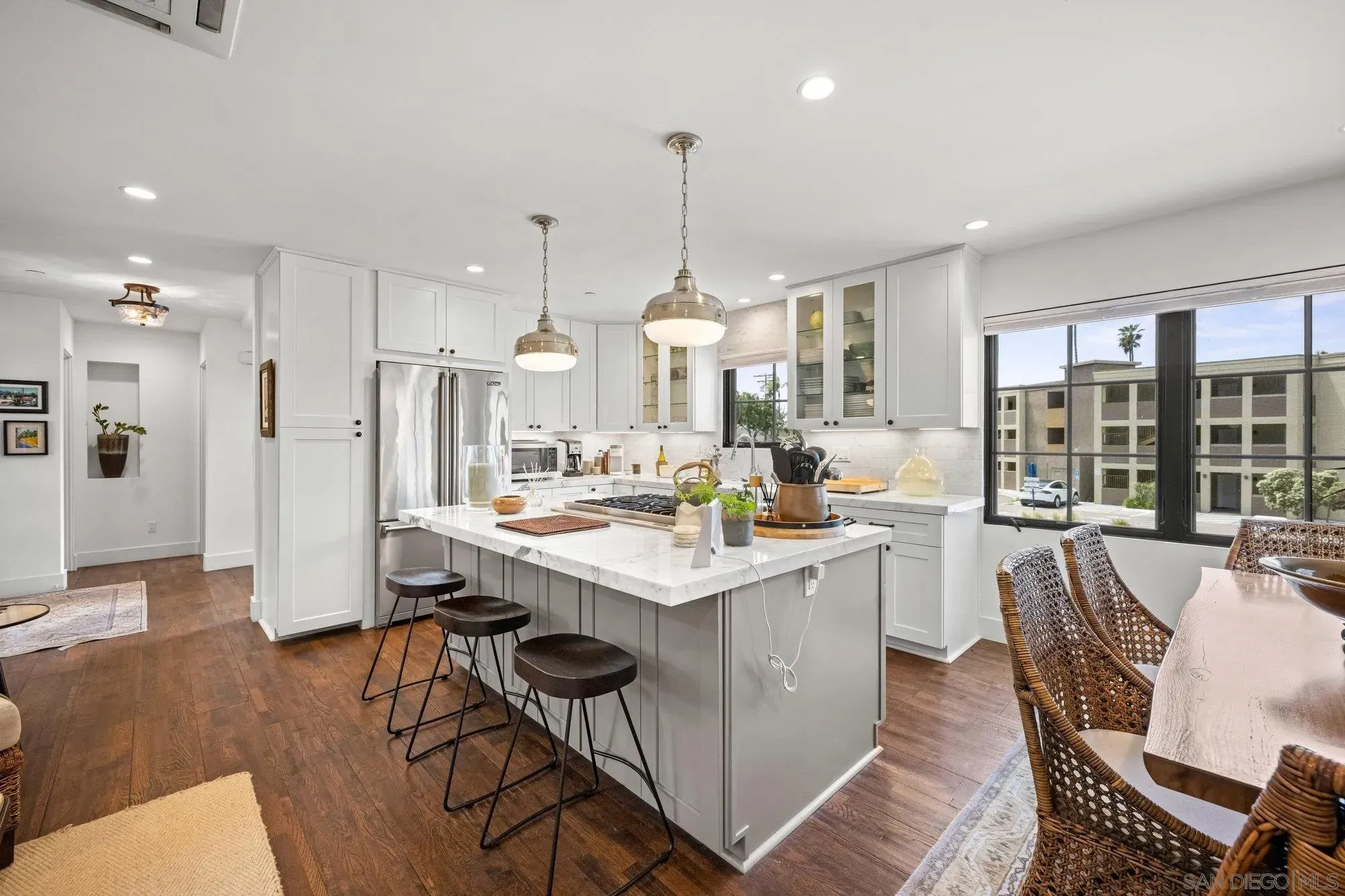 La Jolla, California 92037, United States, 4 Bedrooms Bedrooms, ,4 BathroomsBathrooms,Residential,Active,118274