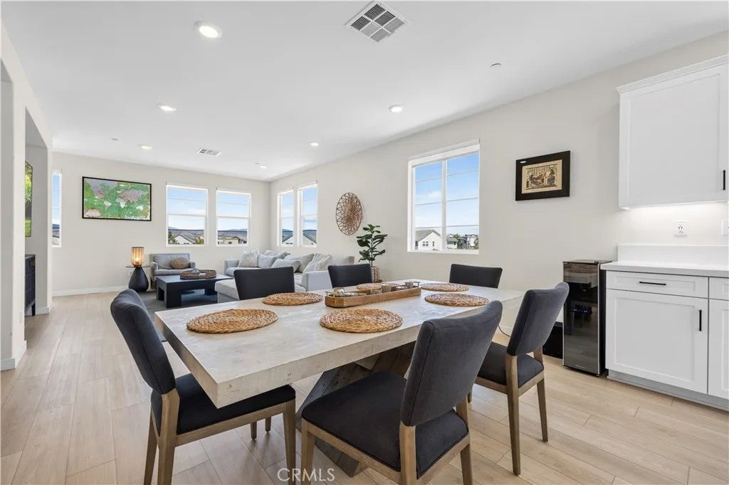 27105 Valley Oak