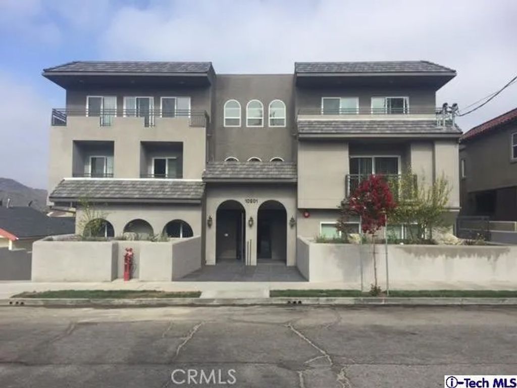 Photo of 10201 Mountair Avenue #103, Tujunga, CA 91042 (MLS # GD26067260)