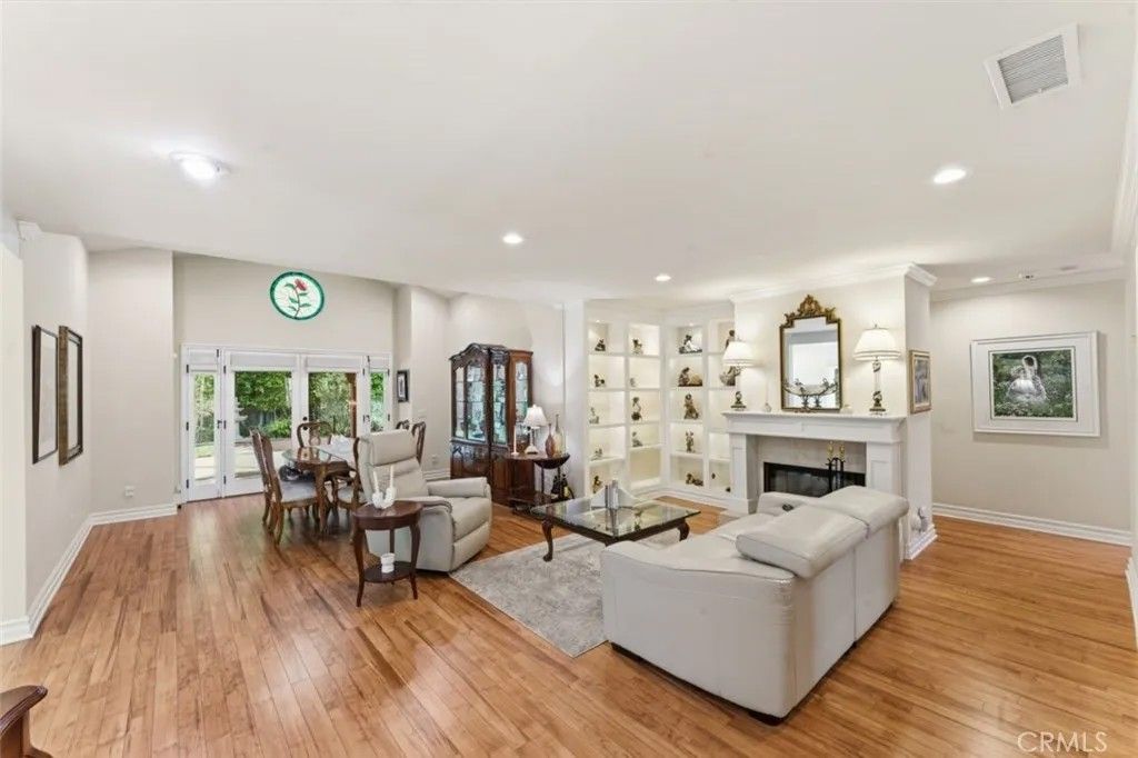 Photo of 4467 Babcock Avenue, Studio City, CA 91604 (MLS # SR26078757)