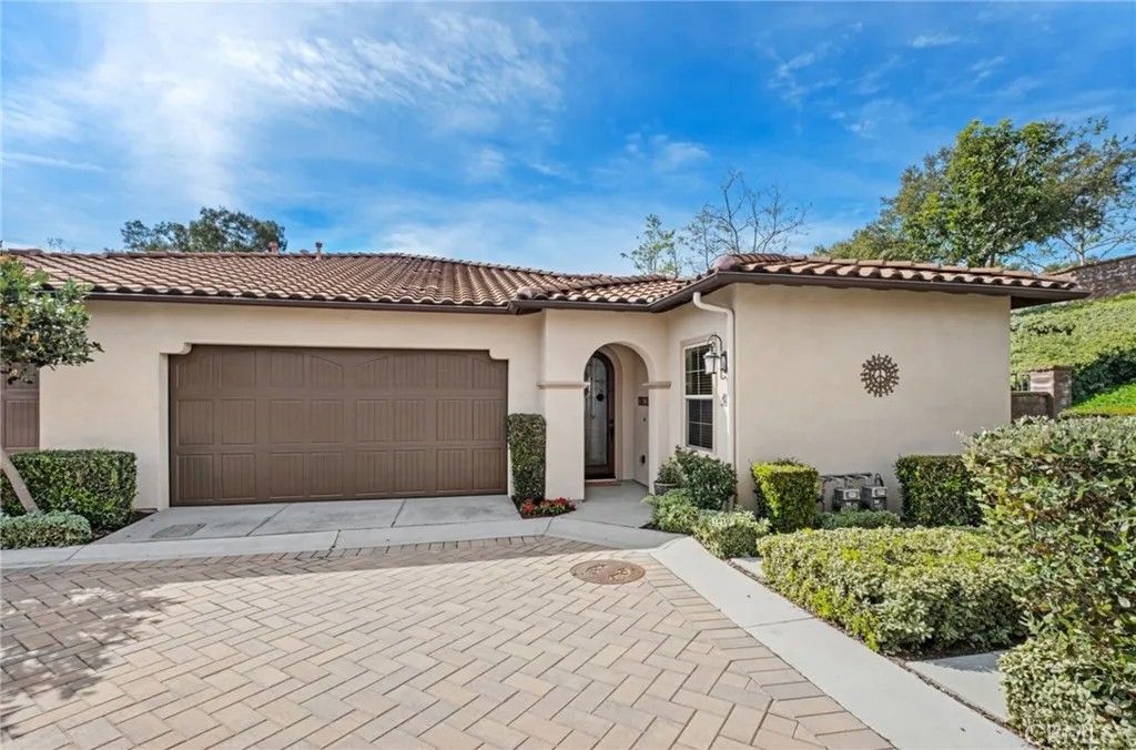 Photo of 45 Galan St, Rancho Mission Viejo, CA 92694 (MLS # OC26040511)