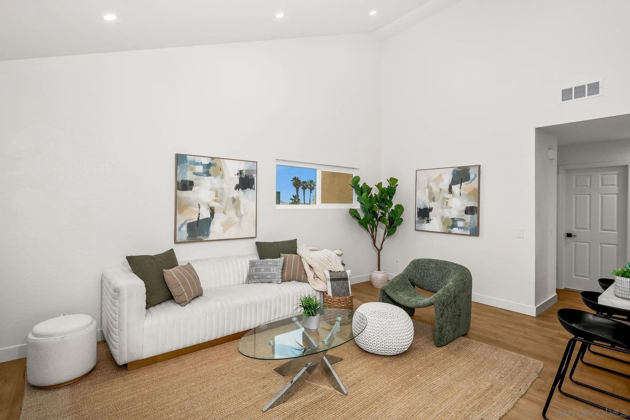 152 Evergreen Ave 4