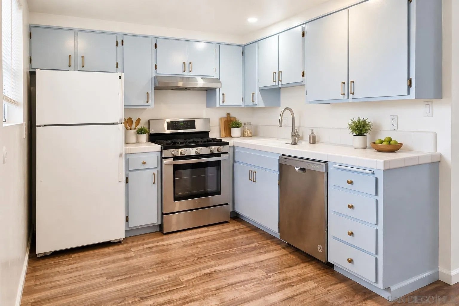 4885 Cole 38