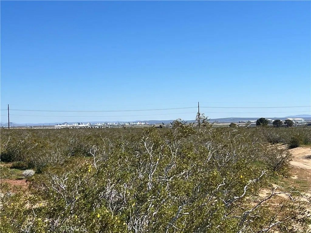 Photo of 0 Susan Ave, Mojave, CA 93501 (MLS # SR26033236)