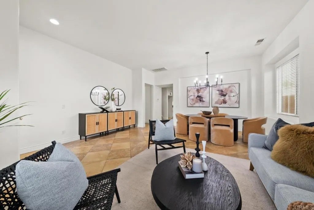 5323 Topsail Drive