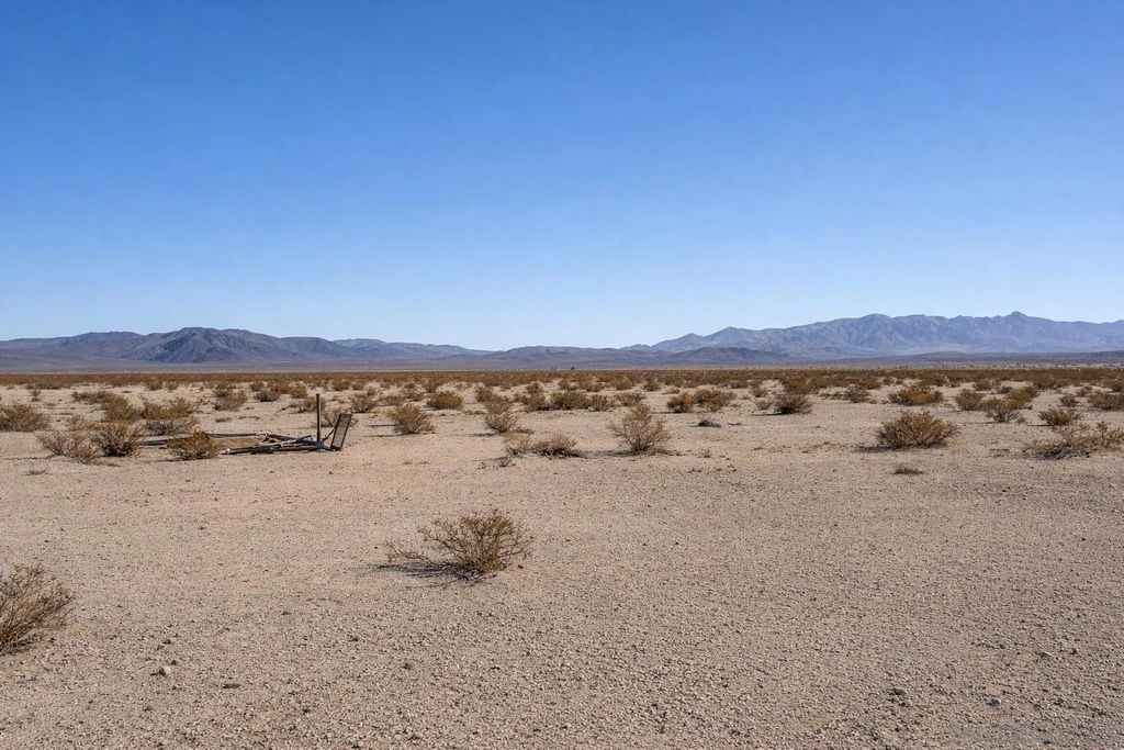 Photo of 0 Diamond Bar Dr, Twentynine Palms, CA 92277 (MLS # 2600051)