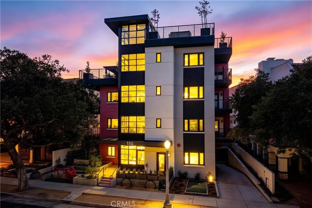 150 S Oak Knoll 103
