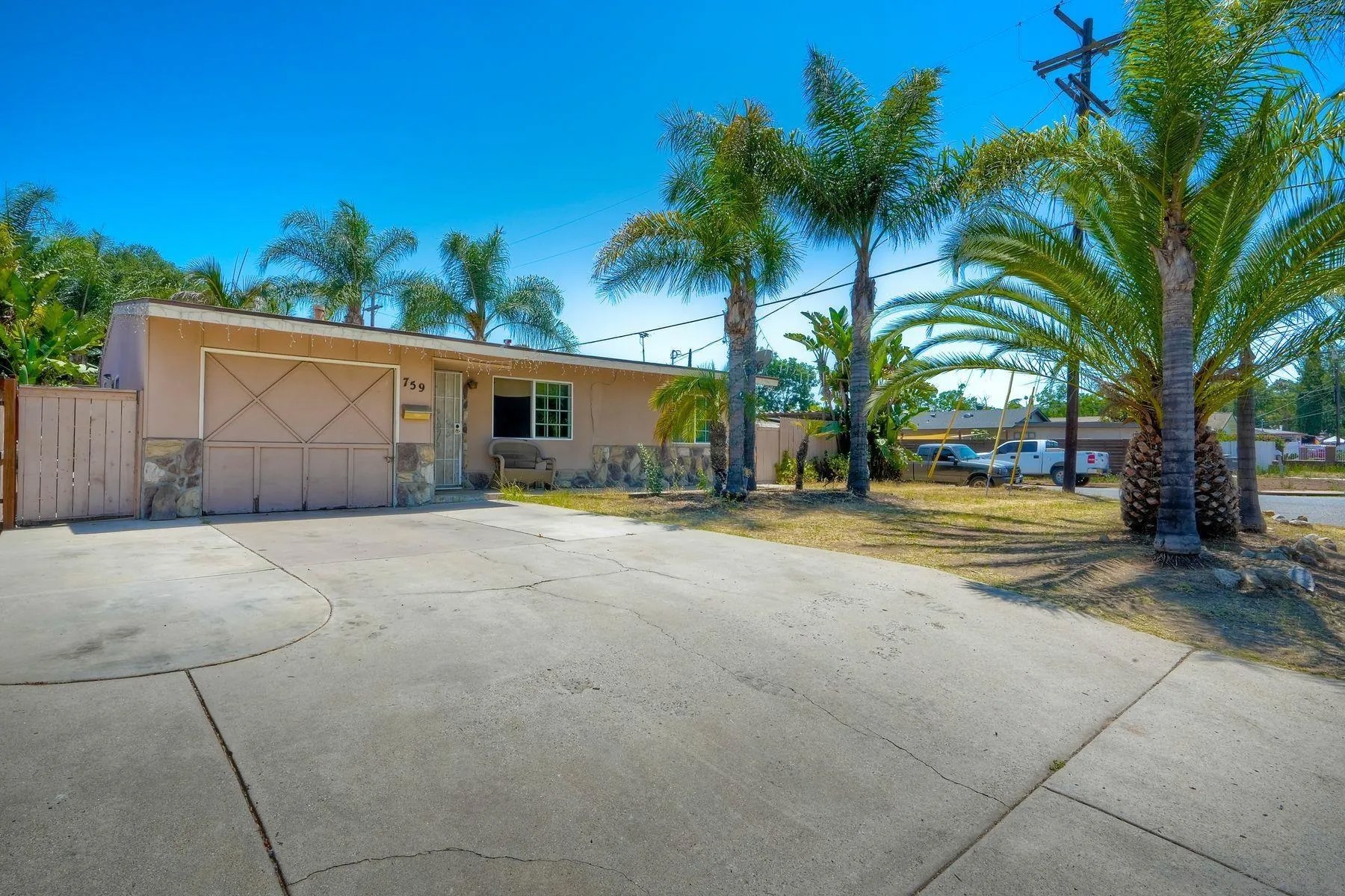 759 W 10Th Ave