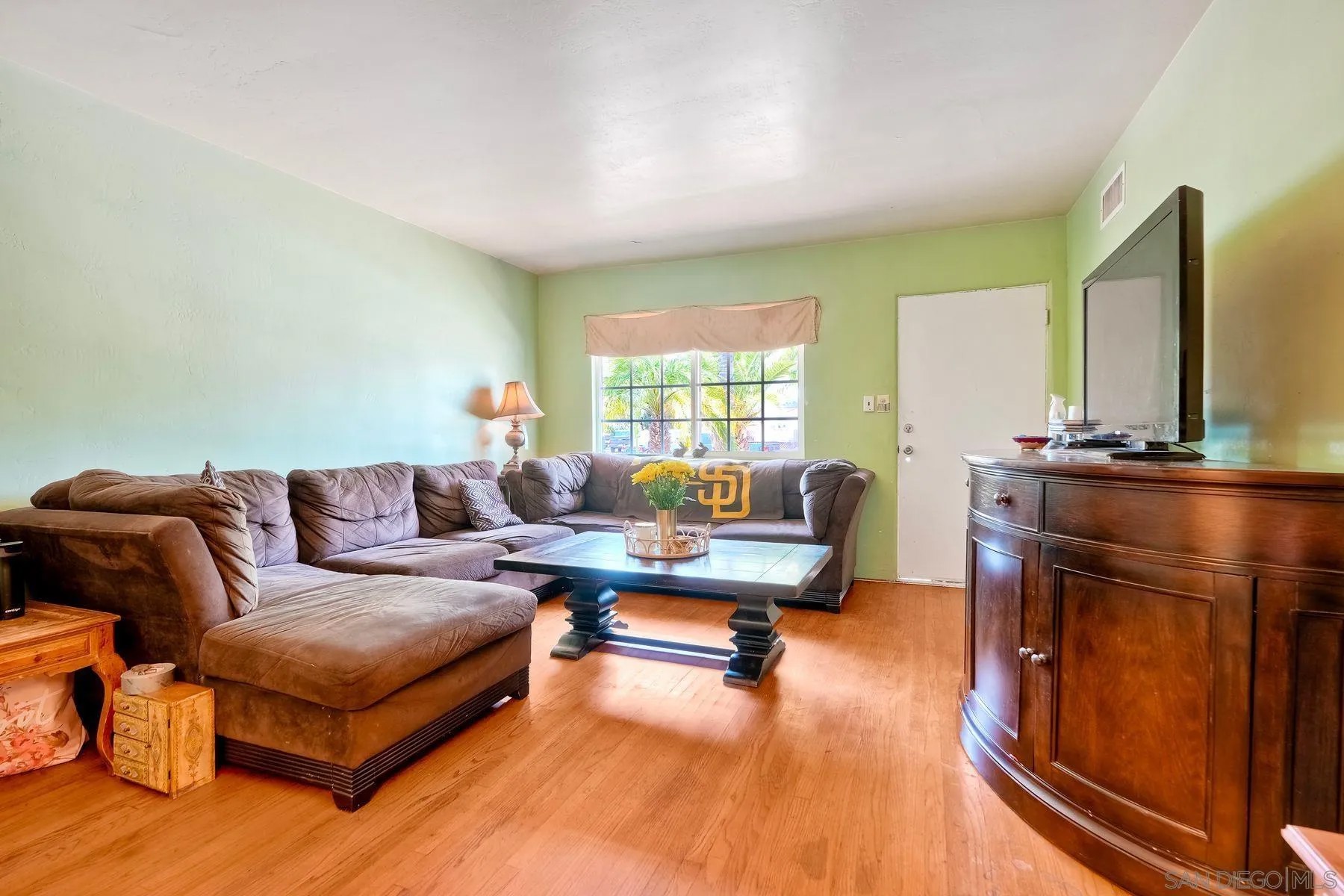 759 W 10Th Ave
