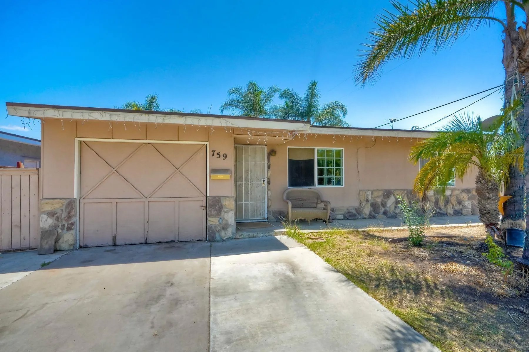 759 W 10Th Ave
