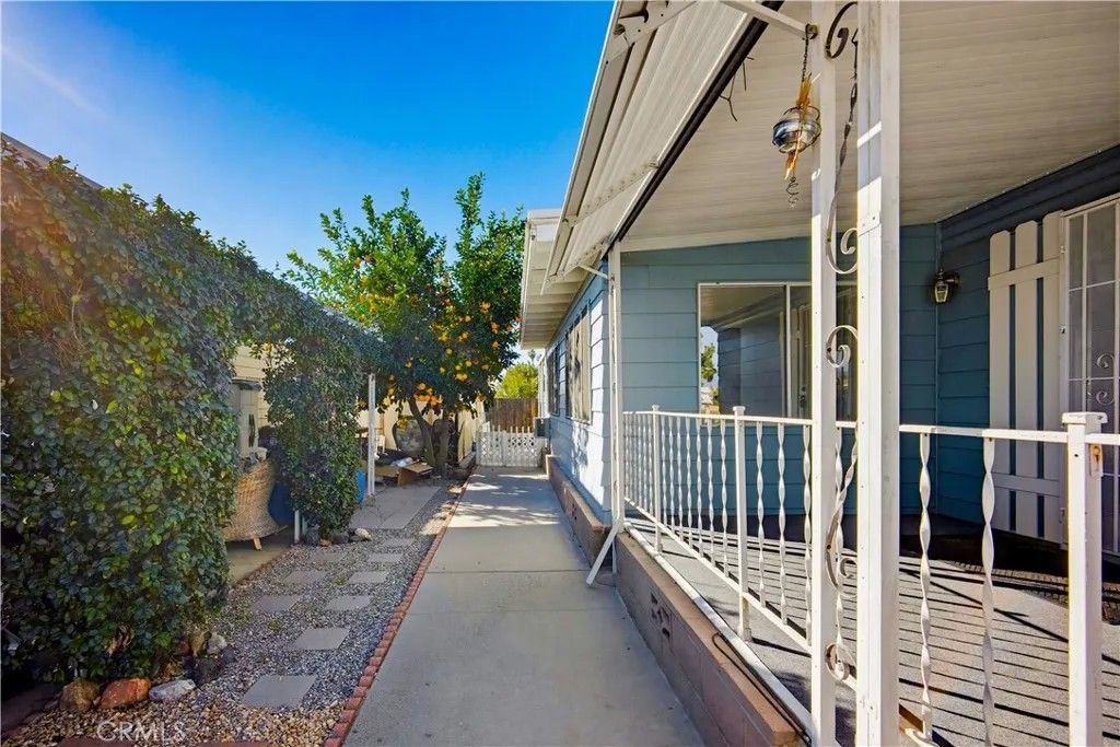 Photo of 500 San Mateo Cir, Hemet, CA 92543 (MLS # DW26042461)