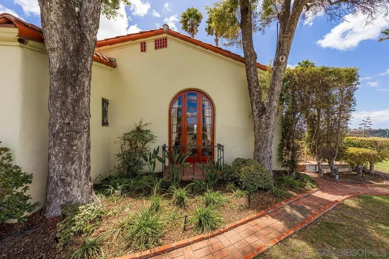 Bonita, California 91902, United States, 6 Bedrooms Bedrooms, ,7 BathroomsBathrooms,Residential,Active,132622