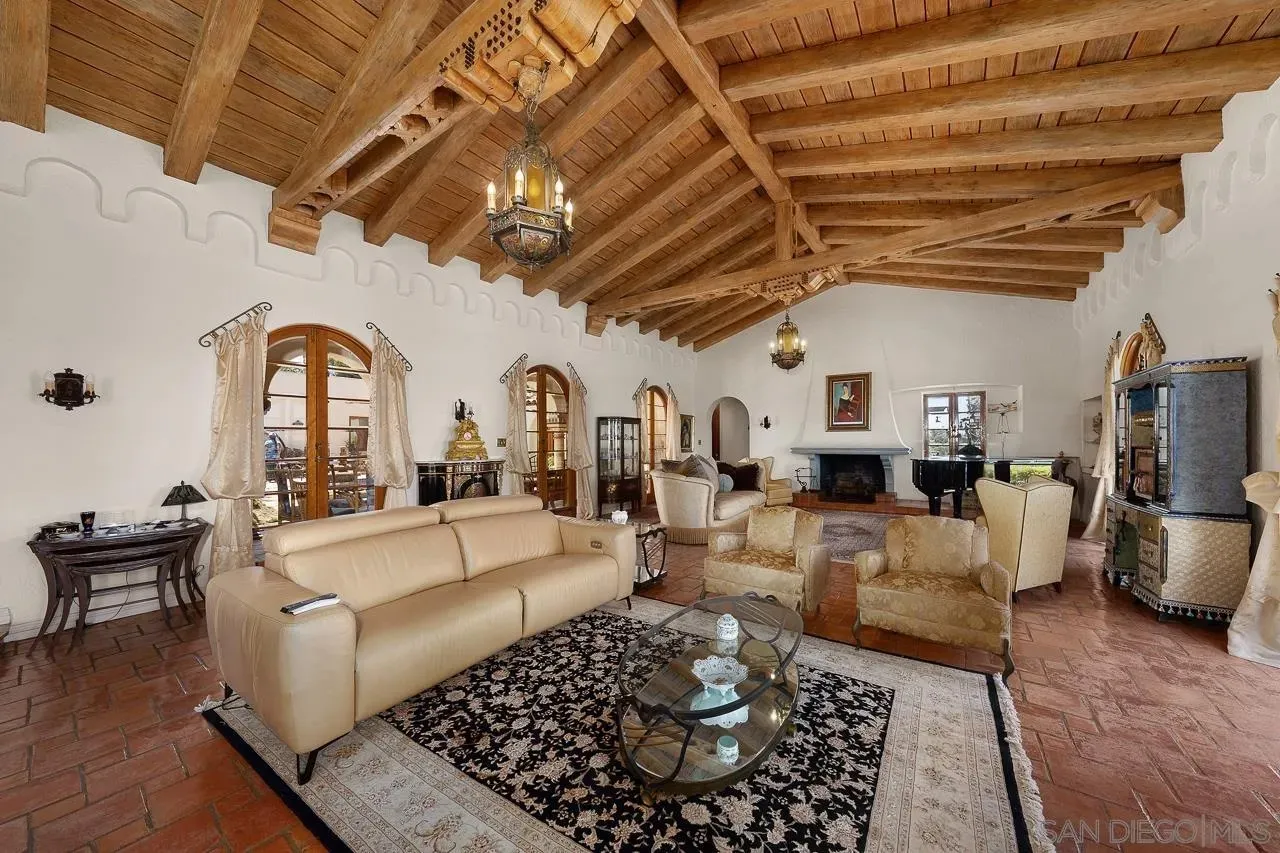 Bonita, California 91902, United States, 6 Bedrooms Bedrooms, ,7 BathroomsBathrooms,Residential,Active,132622