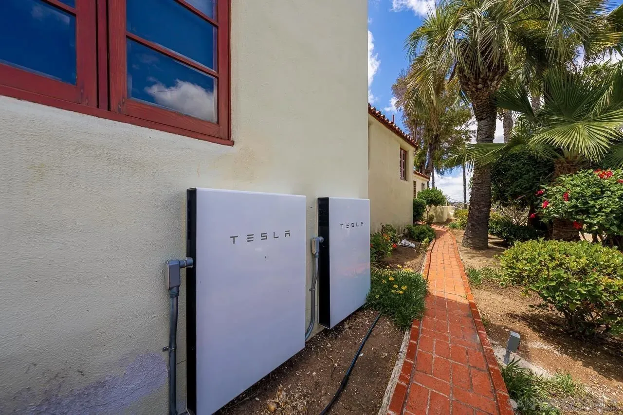 Bonita, California 91902, United States, 6 Bedrooms Bedrooms, ,7 BathroomsBathrooms,Residential,Active,132622