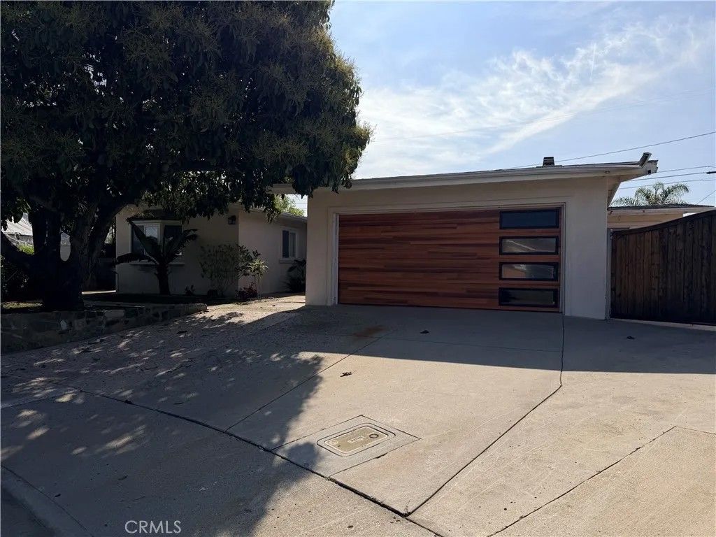 Photo of 1720 Elsinore Circle, Oxnard, CA 93035 (MLS # IV26066357)
