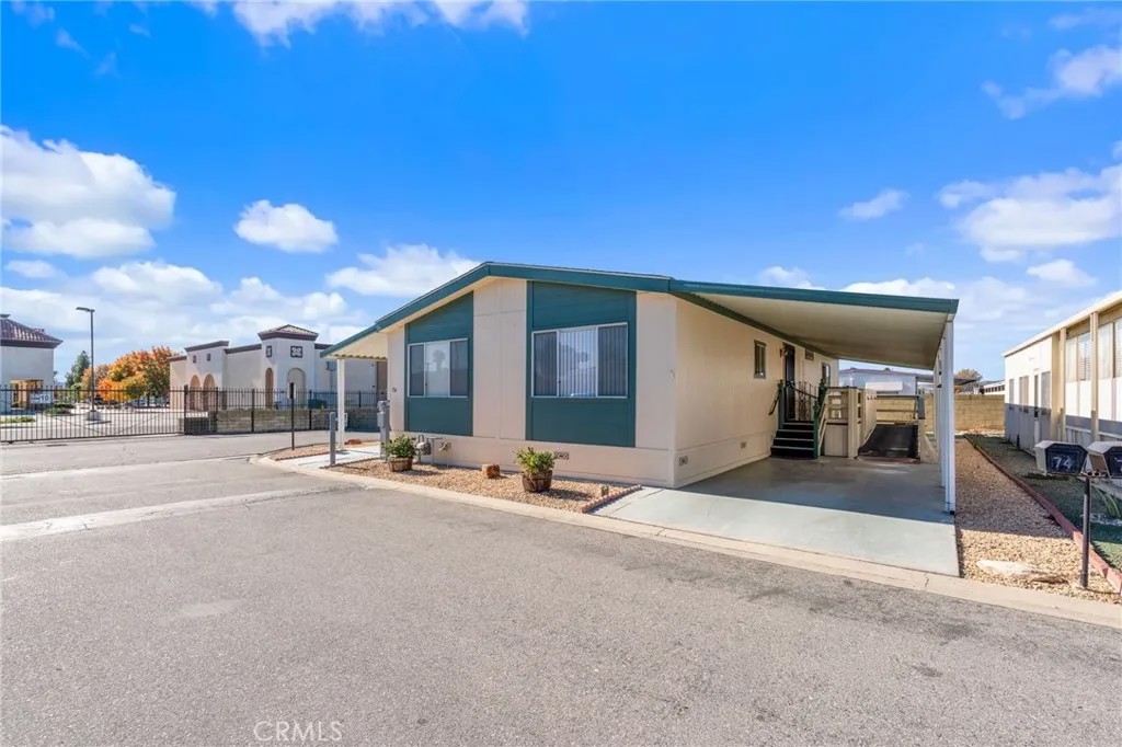 1895 W Devonshire 74