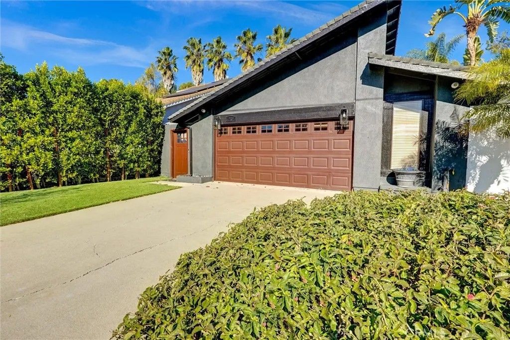 Photo of 39767 W Canwood Street, Agoura Hills, CA 91301 (MLS # SR26009414)