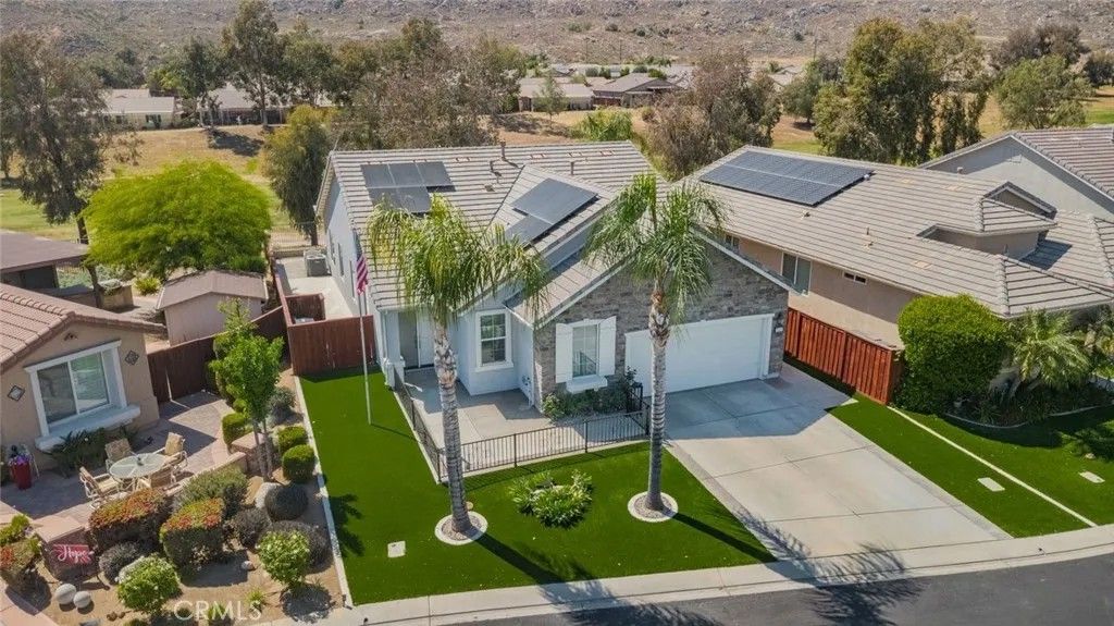 Photo of 565 Pooley Dr, Hemet, CA 92545 (MLS # OC26090190)