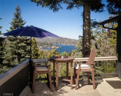 Photo of 550 Stone Hill Drive, Lake Arrowhead, CA 92352 (MLS # IG26050493)