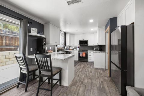 Tiny photo for 12709 Castle Court Dr, Lakeside, CA 92040 (MLS # 250042531)