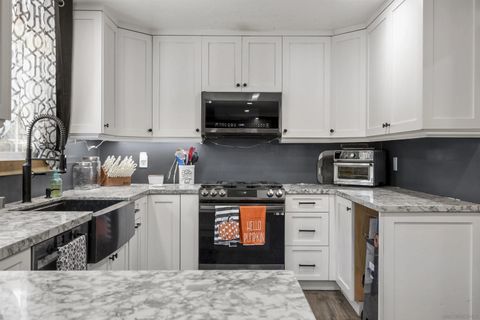 Tiny photo for 12709 Castle Court Dr, Lakeside, CA 92040 (MLS # 250042531)
