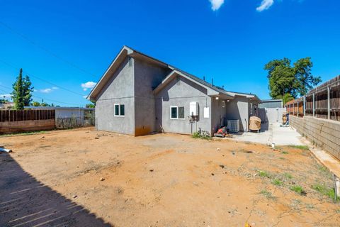Tiny photo for 12709 Castle Court Dr, Lakeside, CA 92040 (MLS # 250042531)