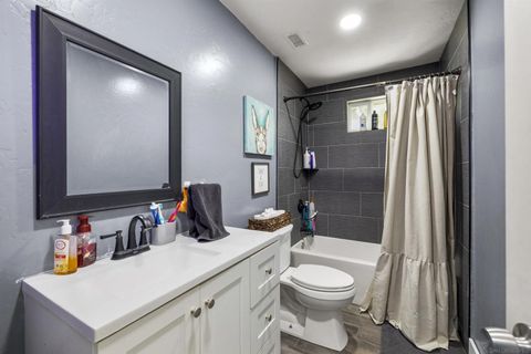 Tiny photo for 12709 Castle Court Dr, Lakeside, CA 92040 (MLS # 250042531)
