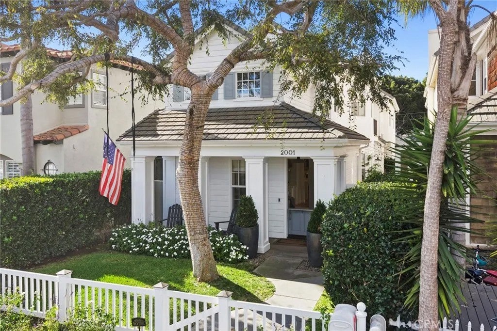 Photo of 2001 Haven PL, Newport Beach, CA 92663 (MLS # NP26211890)