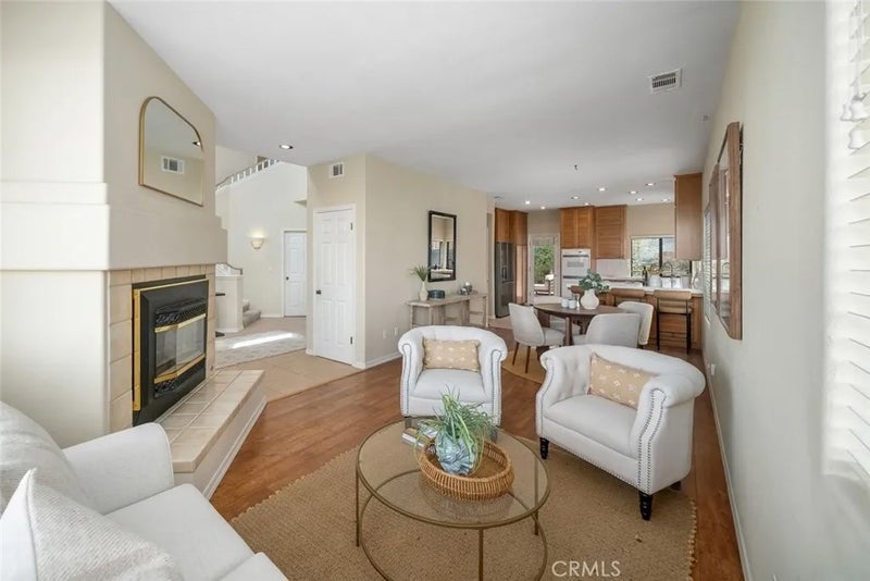 68 Whitecap Street