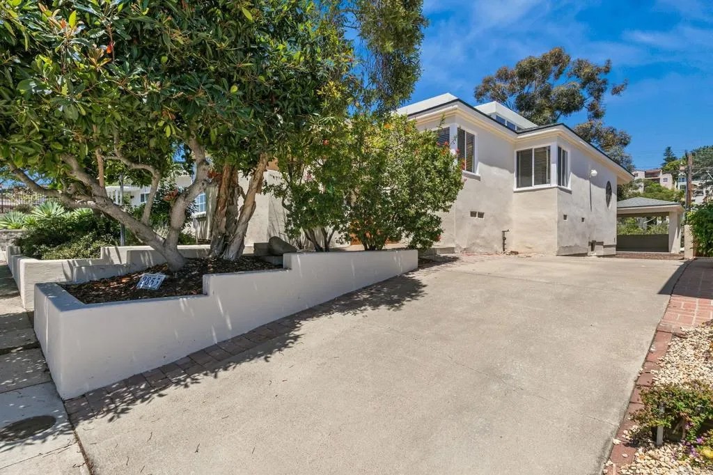 2853 Dove Street