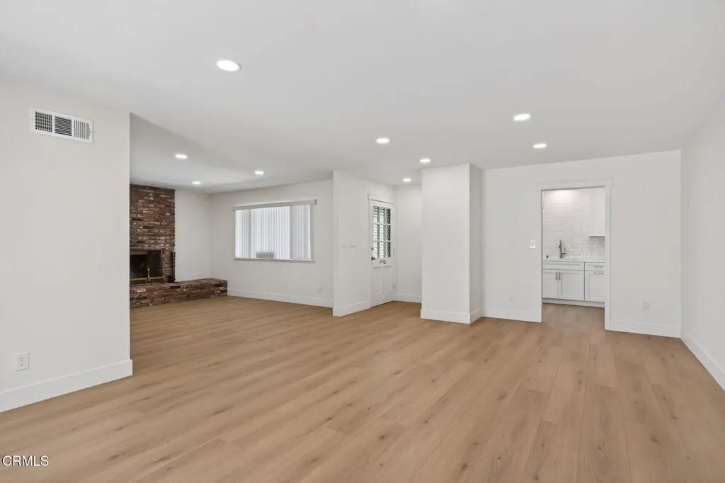 151 W Bay Boulevard