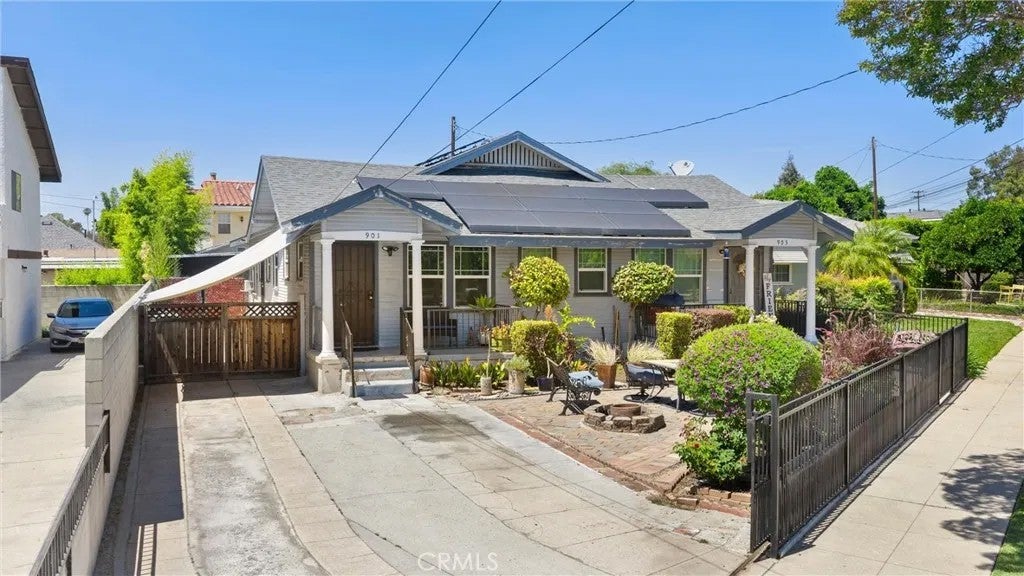 903 N 1st