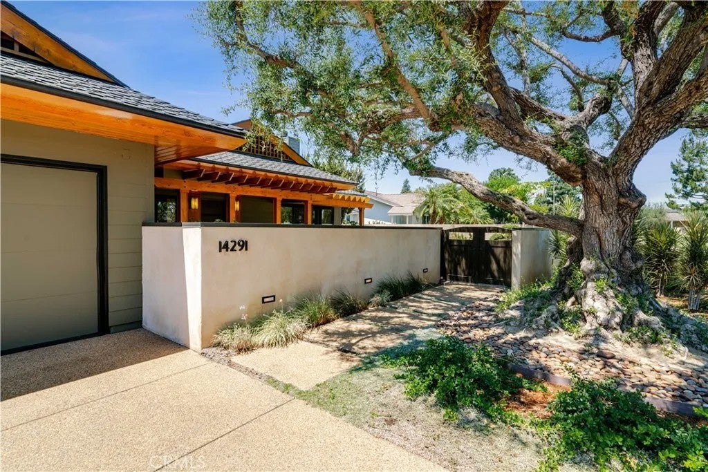14291 Wisteria Lane