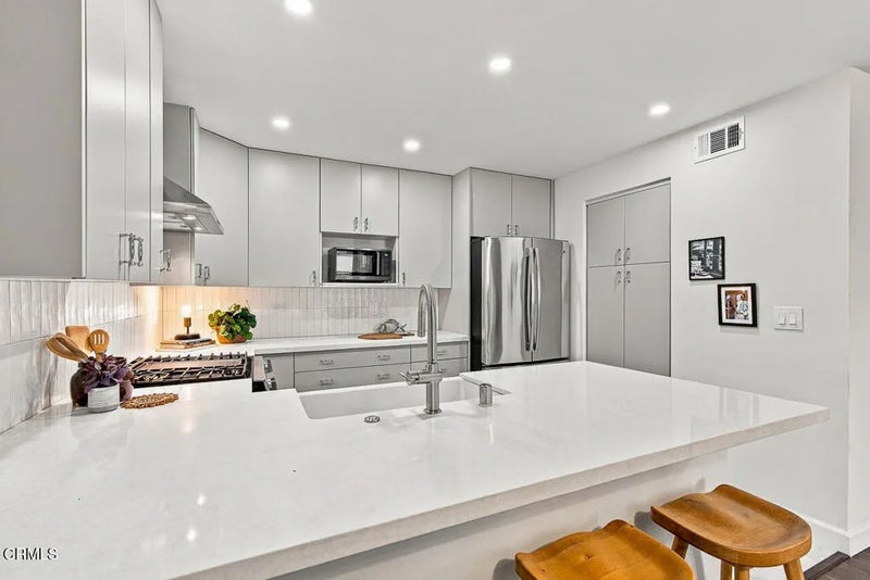 121 Arlington Drive 8