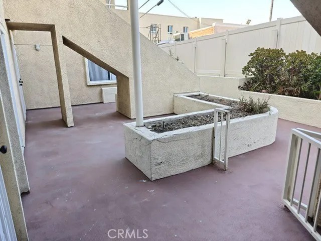 108 W Maple Street 7